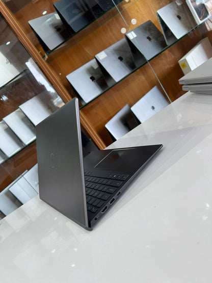 Dell Vostro 15” 5502 / 11th Gen / Core i5 / 8GB RAM / 256 SSD