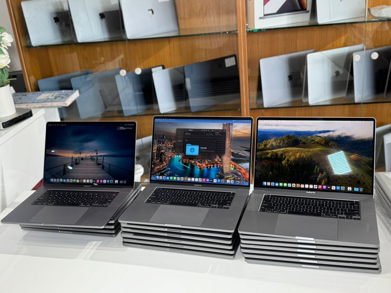 2019 Apple MacBook Pro – 16” | Intel Core i7 | 16GB or 32GB RAM | 512GB SSD | Touch Bar